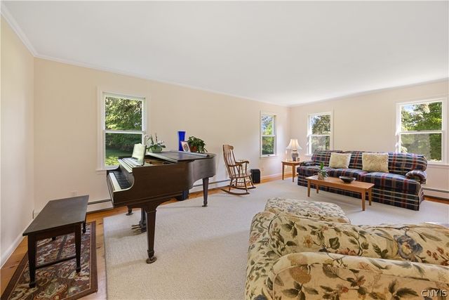 7534 Broadfield Road, Pompey, NY 13104