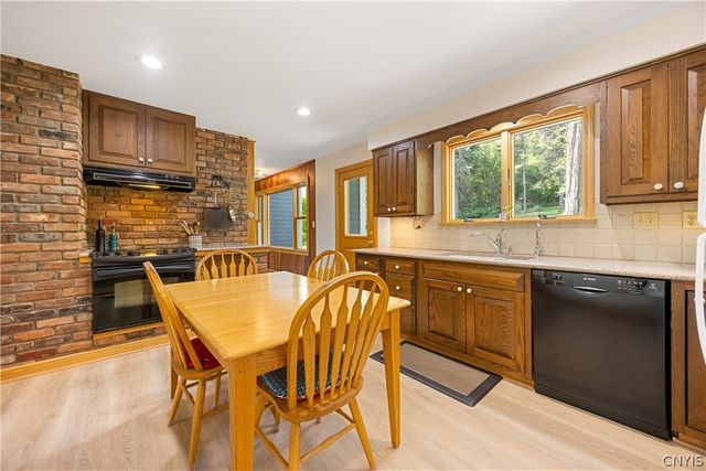 7534 Broadfield Road, Pompey, NY 13104