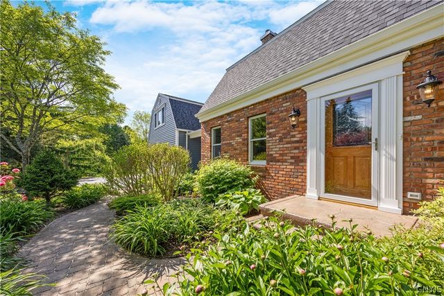 7534 Broadfield Road, Pompey, NY 13104