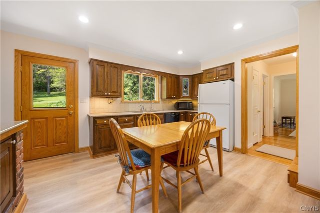 7534 Broadfield Road, Pompey, NY 13104