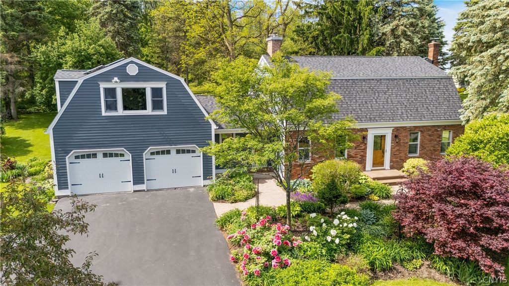 7534 Broadfield Road, Pompey, NY 13104