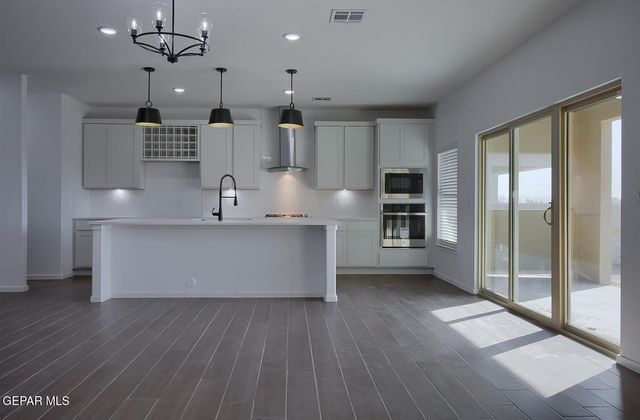 12709 Fredericksberg Avenue, El Paso, TX 79928