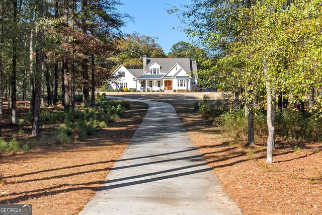 135 Woodbridge Place, Brooks, GA 30205