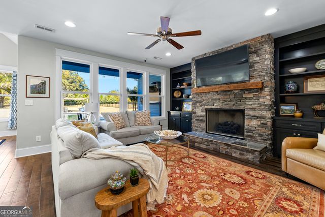 135 Woodbridge Place, Brooks, GA 30205