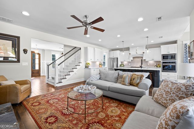 135 Woodbridge Place, Brooks, GA 30205