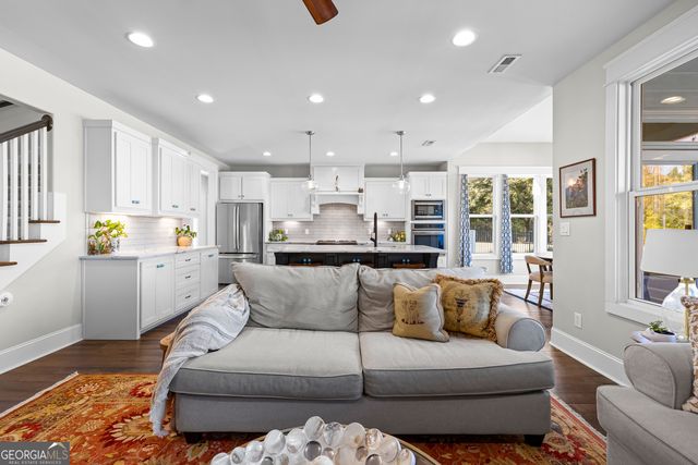 135 Woodbridge Place, Brooks, GA 30205