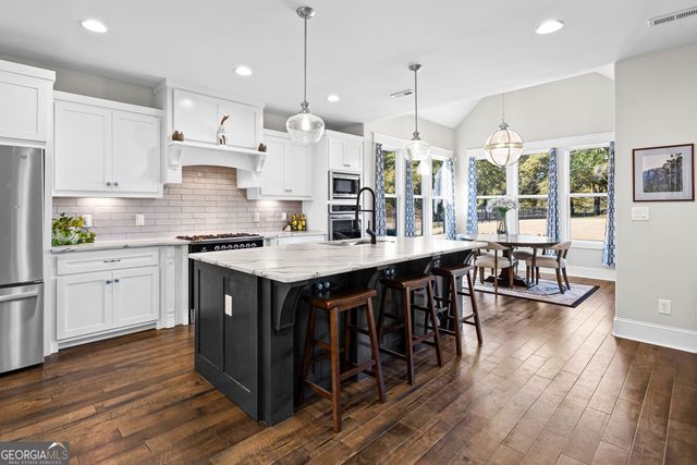 135 Woodbridge Place, Brooks, GA 30205