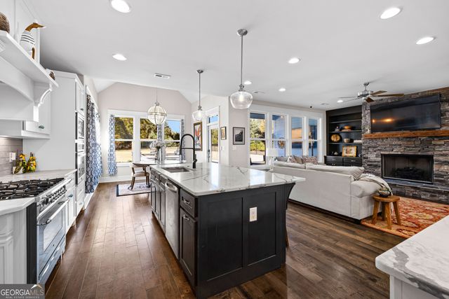 135 Woodbridge Place, Brooks, GA 30205