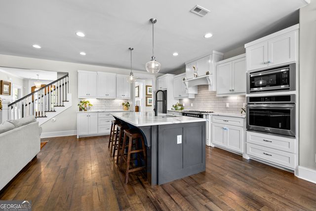 135 Woodbridge Place, Brooks, GA 30205