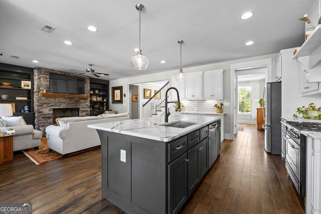 135 Woodbridge Place, Brooks, GA 30205