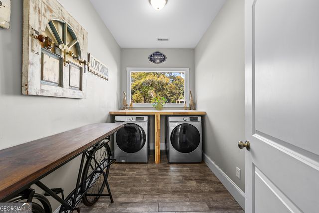 135 Woodbridge Place, Brooks, GA 30205