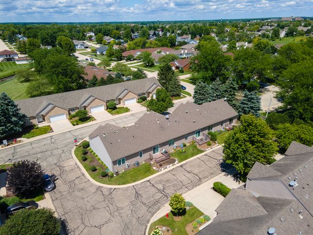 11417 Russell Drive 1, Huntley, IL 60142
