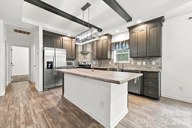 2481 Shelton Avenue, Statesville, NC 28677