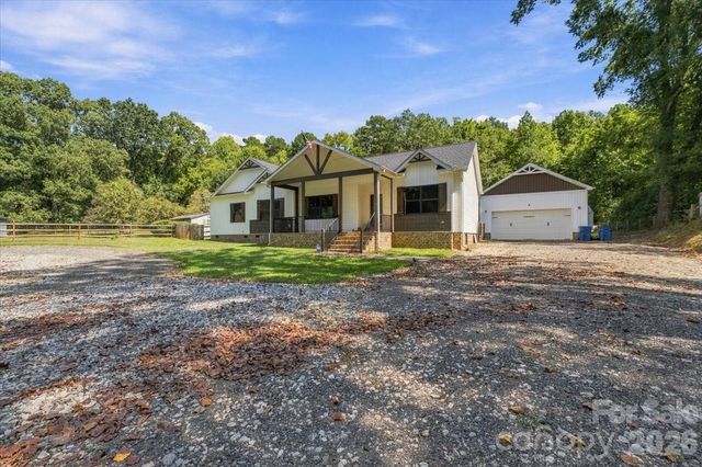 2481 Shelton Avenue, Statesville, NC 28677