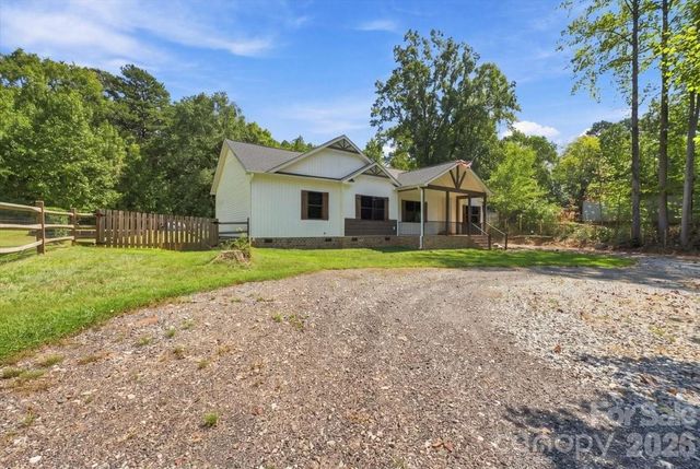 2481 Shelton Avenue, Statesville, NC 28677