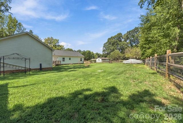 2481 Shelton Avenue, Statesville, NC 28677
