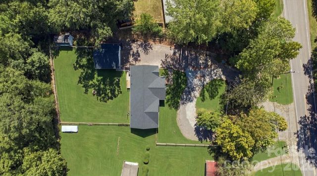 2481 Shelton Avenue, Statesville, NC 28677