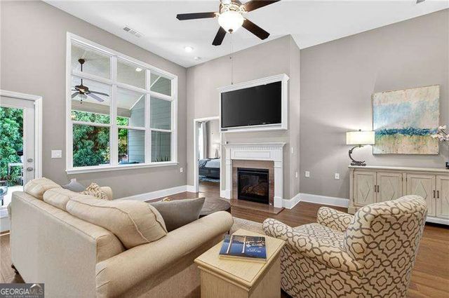 527 Margaret Lane, Woodstock, GA 30188