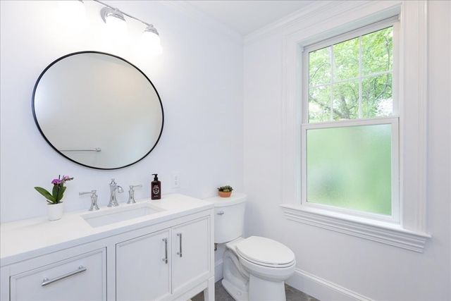 247 Hale St 2, Beverly, MA 01915