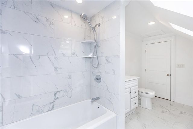 247 Hale St 2, Beverly, MA 01915