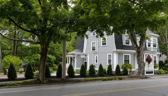 247 Hale St 2, Beverly, MA 01915