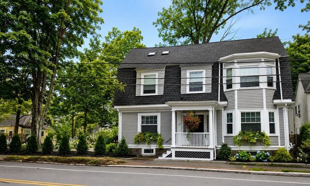 247 Hale St 2, Beverly, MA 01915