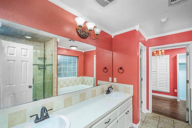 3519 NE 35th St, Lawton, OK 73507