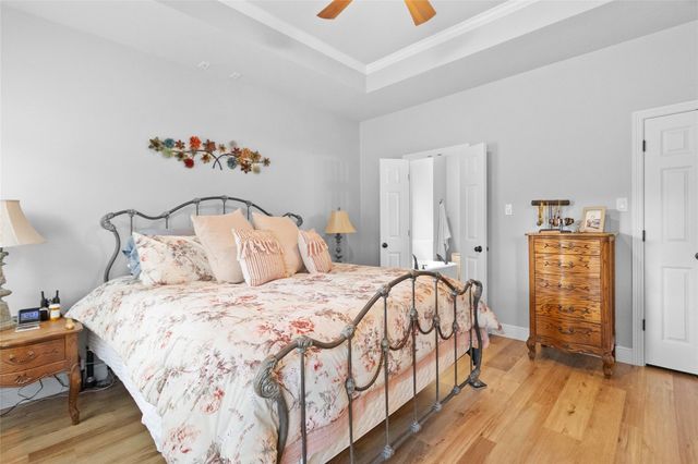 162 Acorn Hill Drive, Huntsville, TX 77320