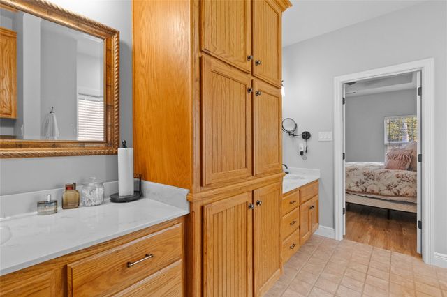 162 Acorn Hill Drive, Huntsville, TX 77320