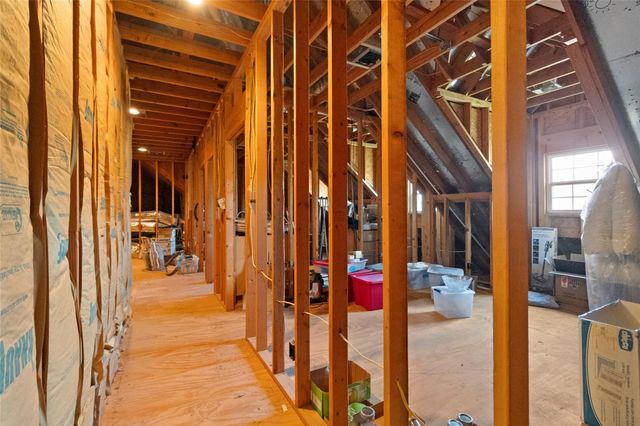 162 Acorn Hill Drive, Huntsville, TX 77320