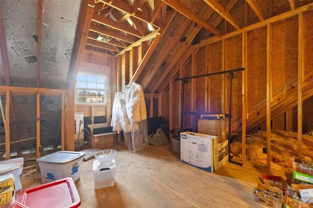 162 Acorn Hill Drive, Huntsville, TX 77320