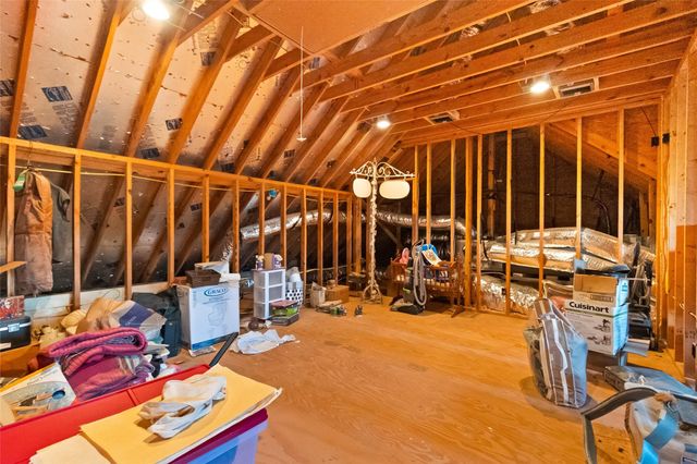 162 Acorn Hill Drive, Huntsville, TX 77320