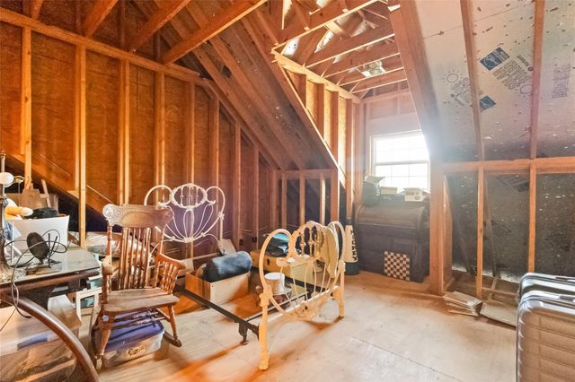 162 Acorn Hill Drive, Huntsville, TX 77320