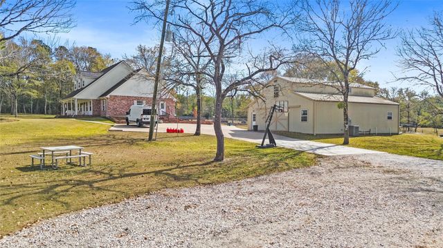 162 Acorn Hill Drive, Huntsville, TX 77320