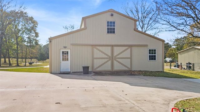 162 Acorn Hill Drive, Huntsville, TX 77320