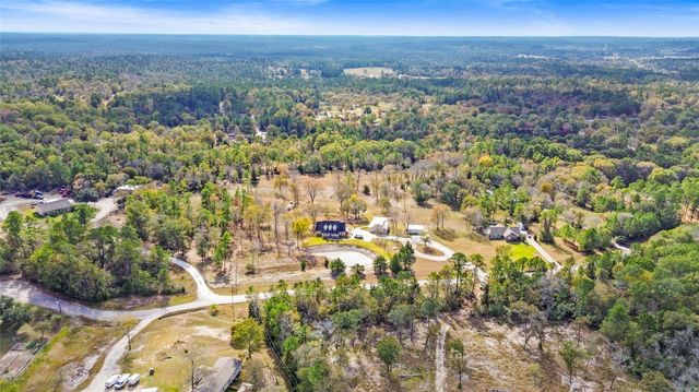 162 Acorn Hill Drive, Huntsville, TX 77320