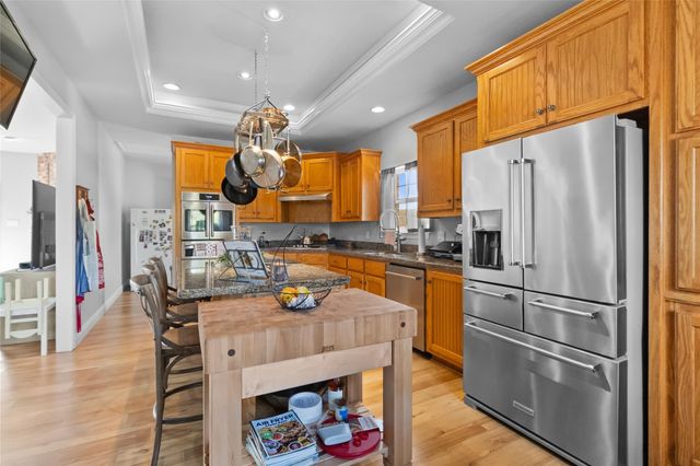 162 Acorn Hill Drive, Huntsville, TX 77320