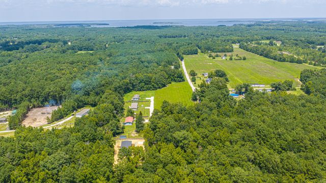 308 Bedford Road, Cross, SC 29436