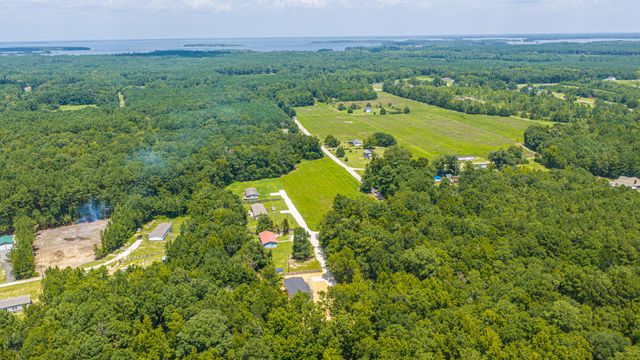 308 Bedford Road, Cross, SC 29436