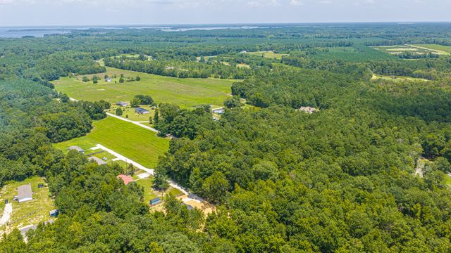 308 Bedford Road, Cross, SC 29436