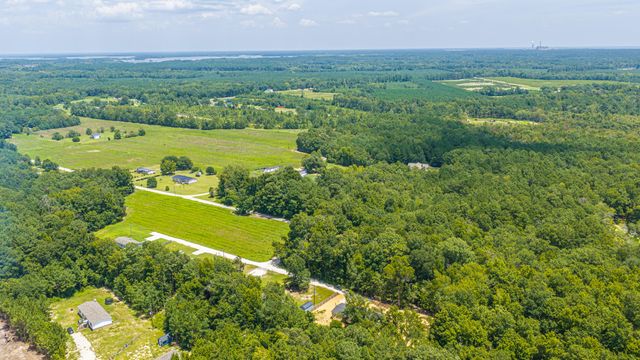 308 Bedford Road, Cross, SC 29436