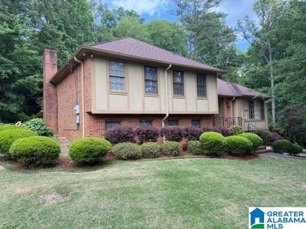 1748 NAPIER DRIVE, Hoover, AL 35226