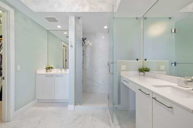 2 WATER CLUB Way 1003, North Palm Beach, FL 33408