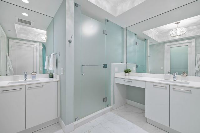 2 WATER CLUB Way 1003, North Palm Beach, FL 33408