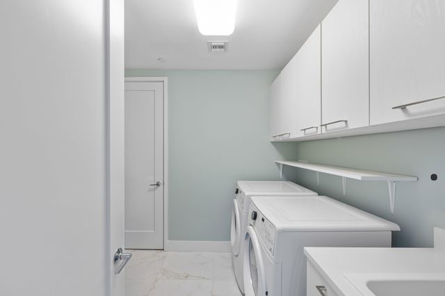 2 WATER CLUB Way 1003, North Palm Beach, FL 33408