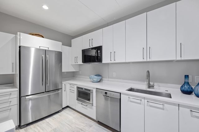 2 WATER CLUB Way 1003, North Palm Beach, FL 33408