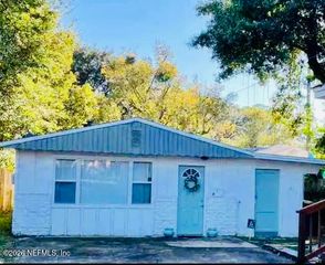 4808 LAWNVIEW Street B, Jacksonville, FL 32205