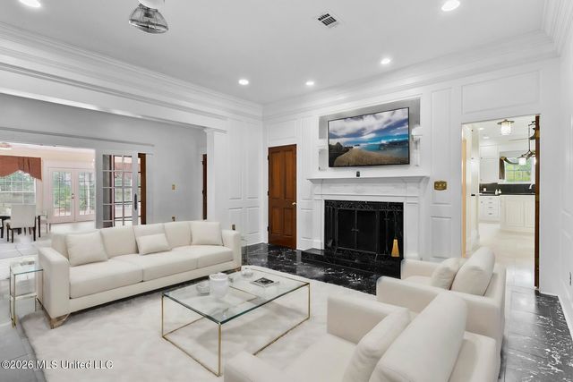 8 12 Oaks Place, Madison, MS 39110