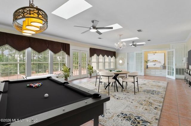 8 12 Oaks Place, Madison, MS 39110