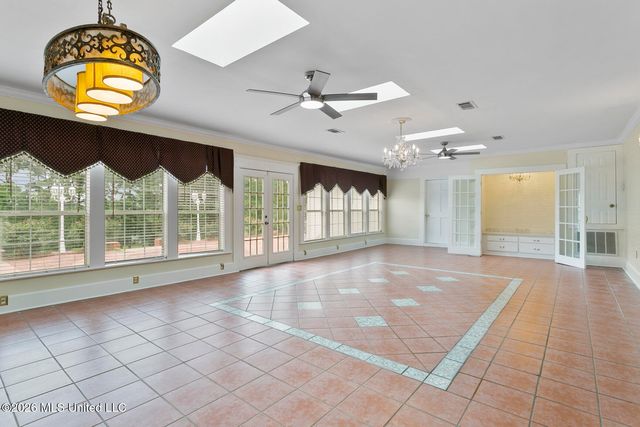 8 12 Oaks Place, Madison, MS 39110